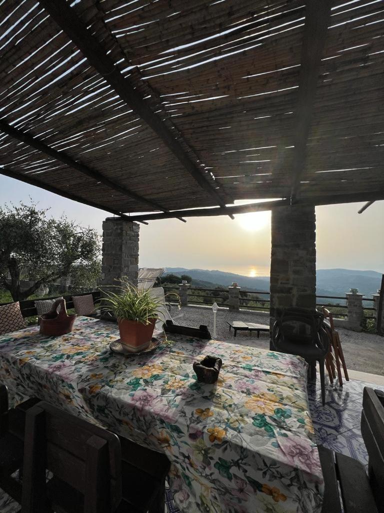 Casa Vacanze Villa La Gatta Vatolla Exterior foto