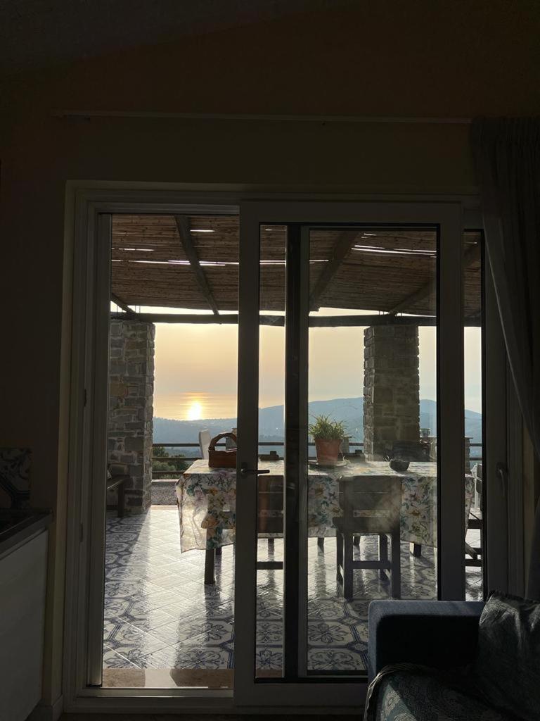 Casa Vacanze Villa La Gatta Vatolla Exterior foto